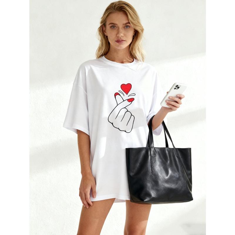 Übergroßes T-Shirt Schwarz Hand hält Herz Aufdruck Freizeitkleidung