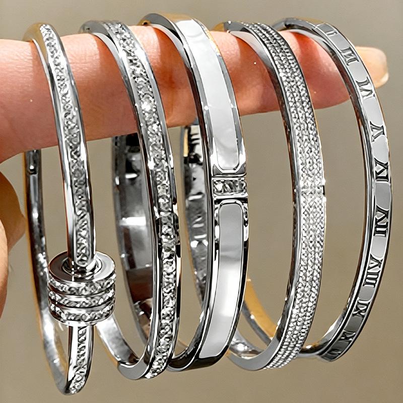 Europäisches & Amerikanisches Luxus Zirkon Stern Armband: Vielseitige, Elegante, Lichtechte Mode für Damen