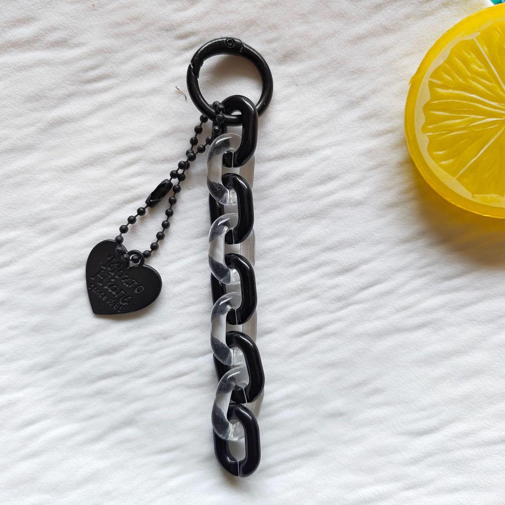 Barevný akrylový přívěsek na klíče ve tvaru srdce – Ručně vyráběný DIY šperkový doplněk