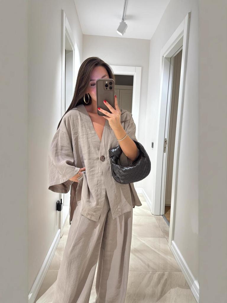 Women's Casual Set V-Neck One-Button Loose Long Sleeve Top High Waist Wide Leg Pants Two Piece Vintage Style Outfit