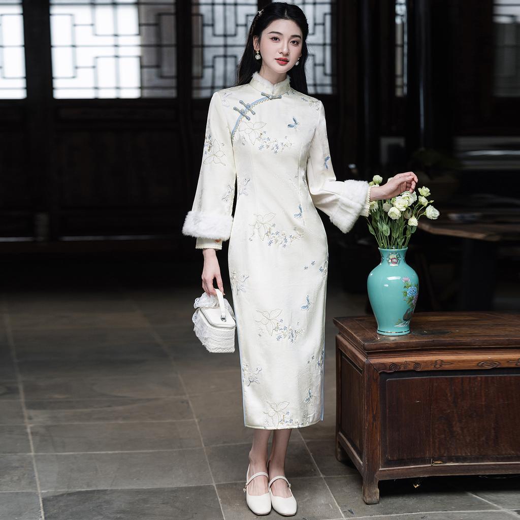 Beige national style long-sleeved cheongsam autumn 1011 new women's retro slim waist daily wear new style