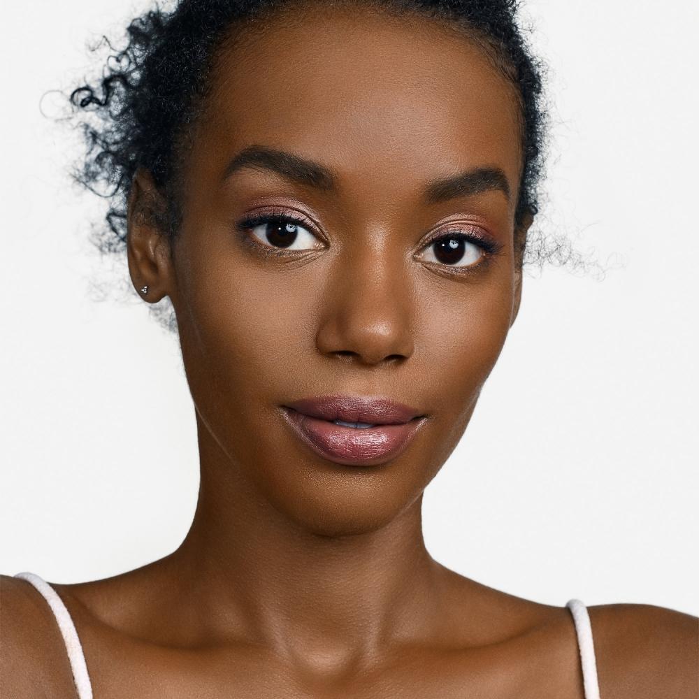 Clinique Beyond Perfecting FoundAtion + ConceAler 1 Oz  30 Ml Wn 118 Amber Deep ShAde  With A wArm neutrAl Undertone