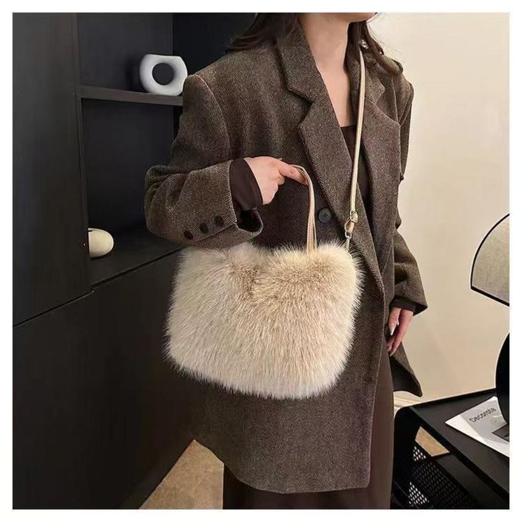 Autumn and Winter Bags, Fashionable Plush Bags, Women's Hand-held Buckets, Single Shoulder Crossbody Bags, Plush Bags
