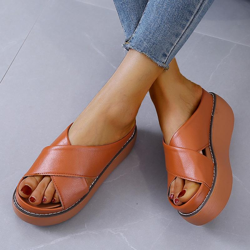 Fashion Summer Shoes Woman 2025 Fashion Platform Slippers Slides Women Designer Sandals Ladies Casual Slip-on Thick Heel Beach Shoes