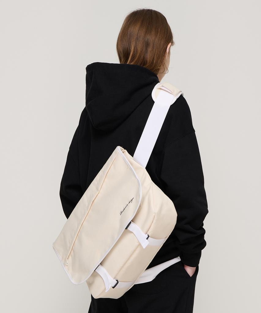 Roidesrois Needed Cross Messenger Bag (Ivory)
