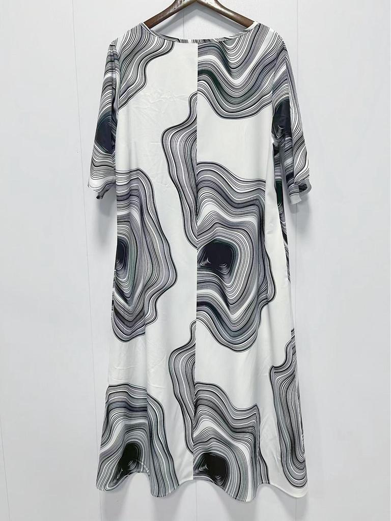 2025 European & American Plus Size Printed Summer Beach Dress: Women's Loose Mid-Length Holiday Style