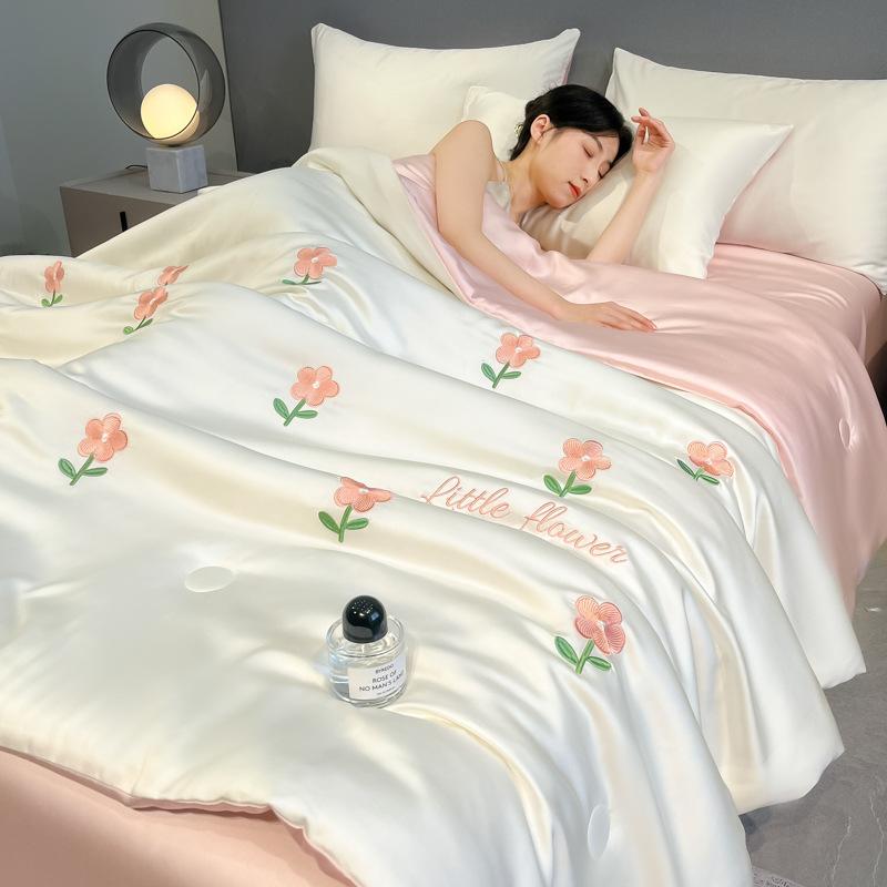 Skin-Friendly Washed Lce Silk Summer Quilt Sets High Quality Embroidered Comforter Bedding Sets Queen Summer Cooling Blanket