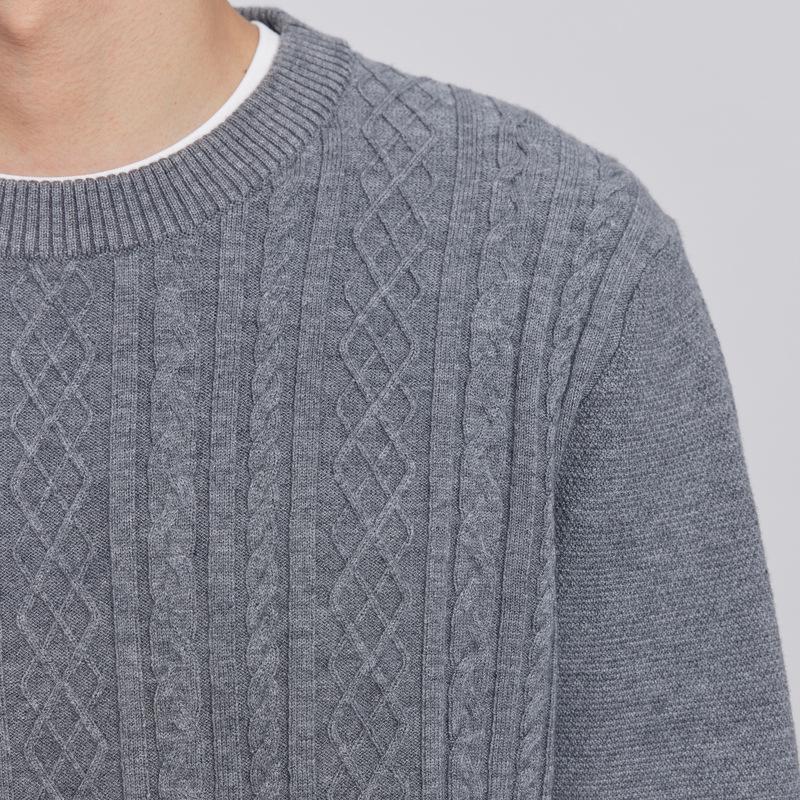 Men's Grey Cable Knit Pullover: 2024 Autumn/Winter, Round Neck, Slightly Loose, Long Sleeve Knitwear.