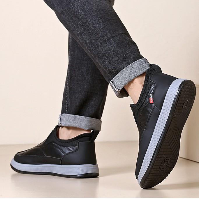 Winter Old Beijing Cloth Shoes Men's Cotton Shoes Piled Thickened Warm Snow Boots Soft Sole Breathable Comfortable Men's Cotton Boots