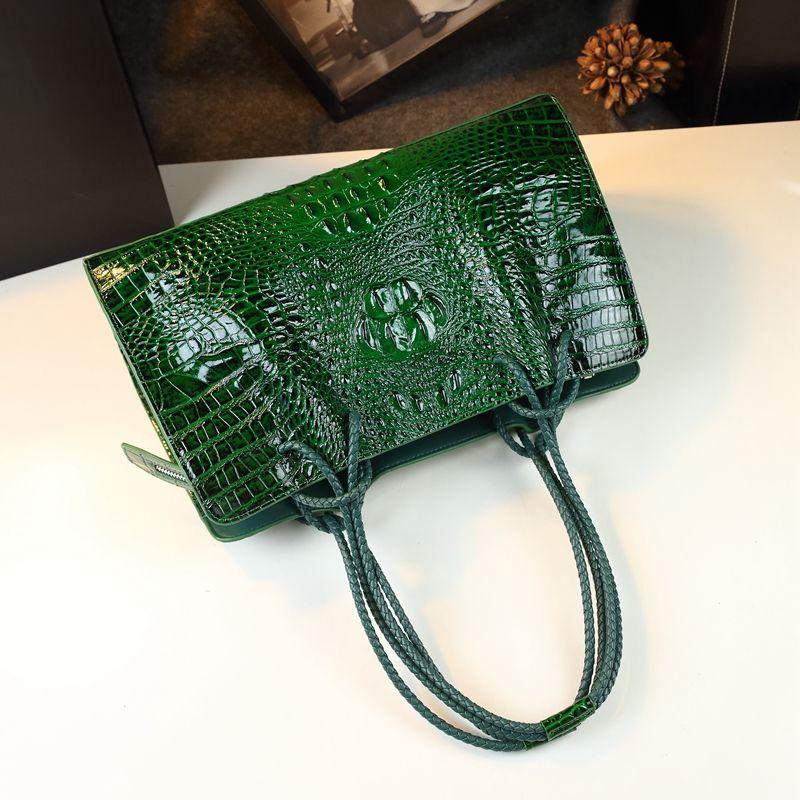 Женская большая вместительная сумка-тоут с крокодиловым узором — фото 11