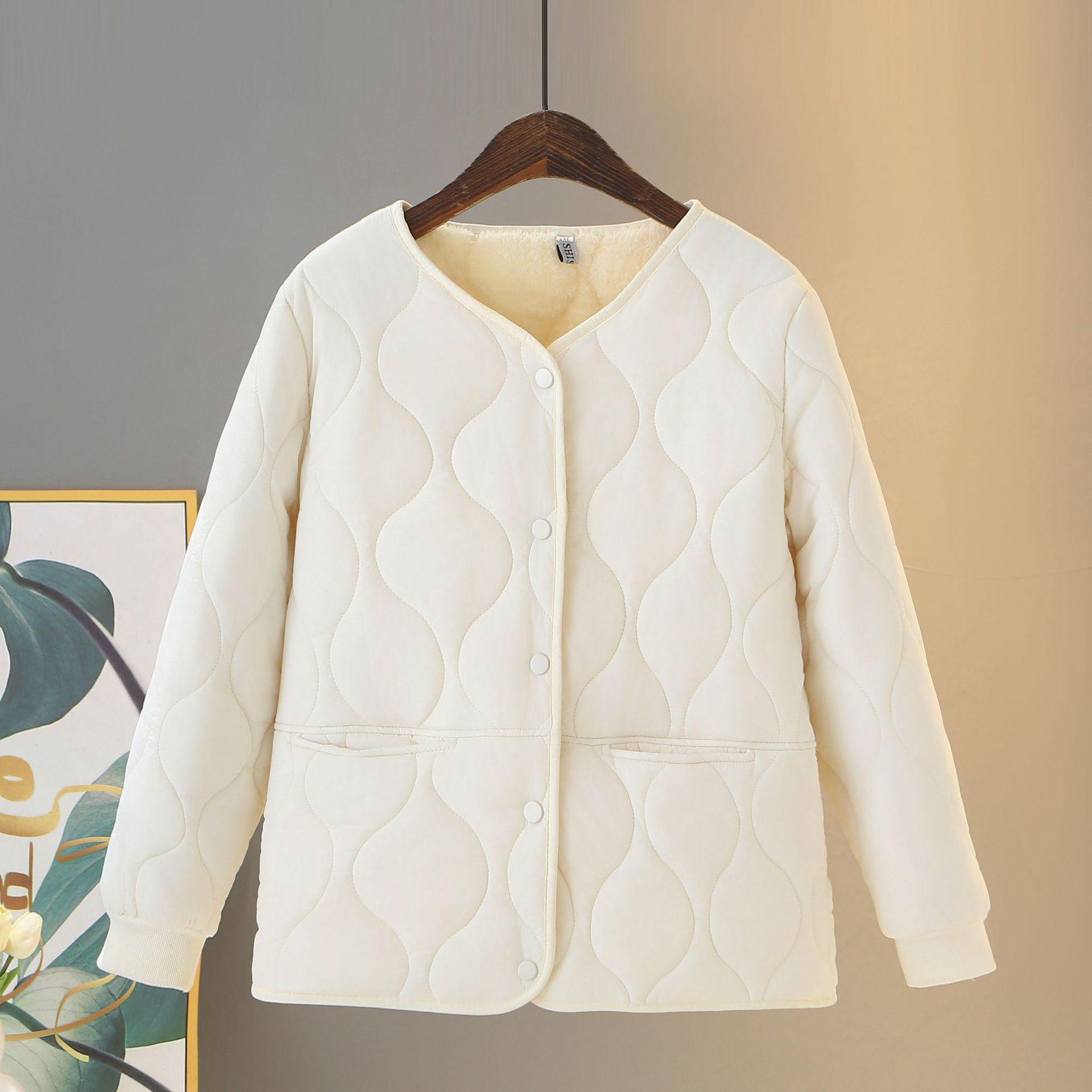 

2025 New Cotton Padded Jacket: Short, Plush, Thick, Autumn/Winter Style for Petite and Plus Size Women 2XL (100-115 jin)