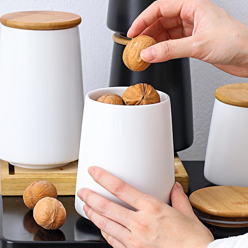 Zhinianhua Ceramic Storage Jar