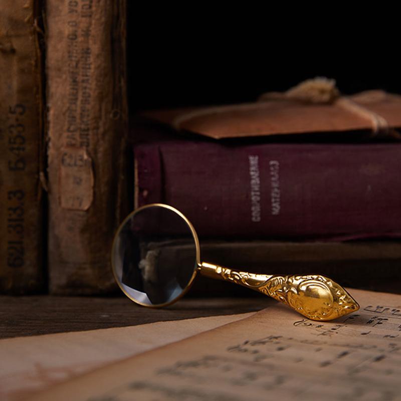 Retro 5X Magnifying Glass Handheld Magnifier Wooden Handle Optical Eye Loupe