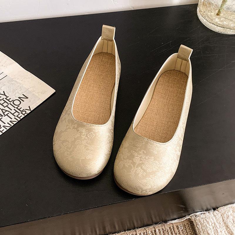 ladyshoes women's autumn flats soft leather 2025 new round head shallow mouth single shoes French soft sole grandma shoes Doudou shoes women