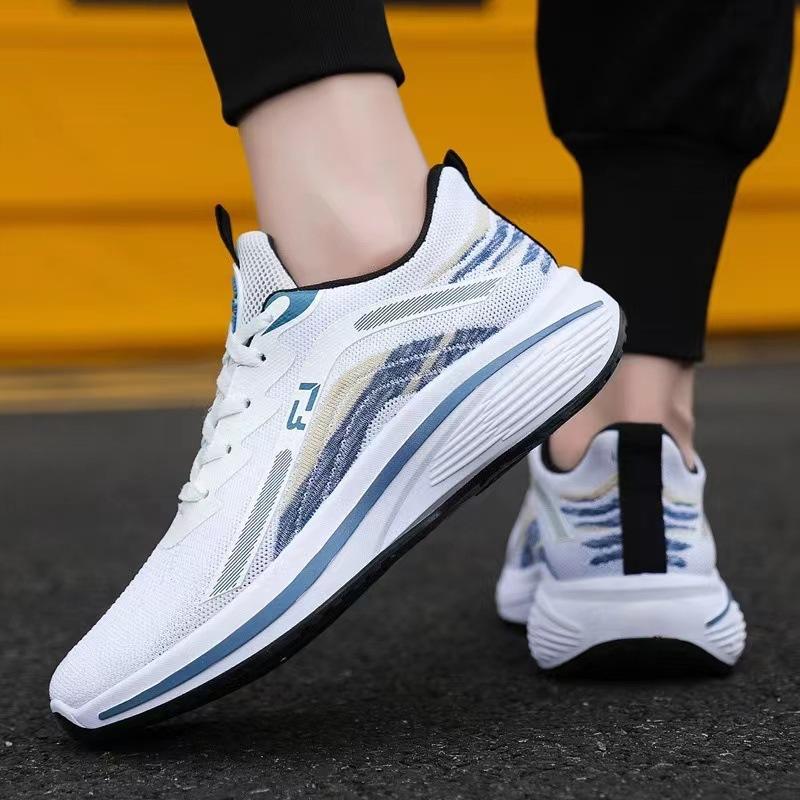 

New men s fly-woven sneakers fashionable platform mesh shoes men s popular lightweight running shoes 39-44