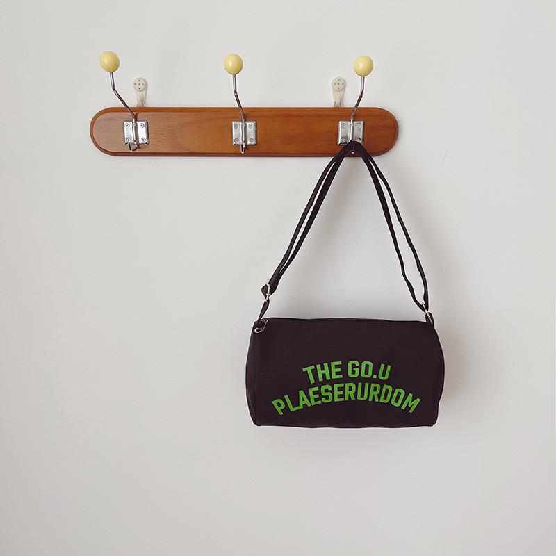 Modern Fashionable Kids Canvas Bag Cool Boys Letter Print Slouchy Crossbody 5l Capacity