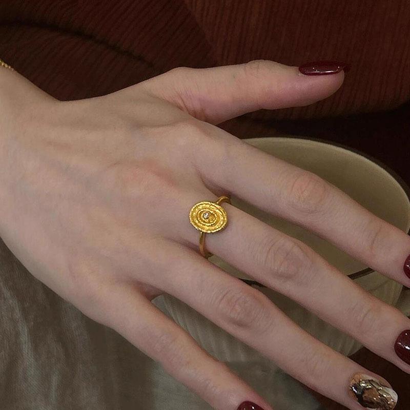 

Retro Gold Oval Coin Texture Ring Adjustable