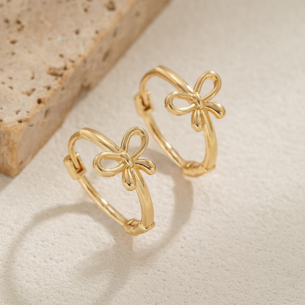 1 Pair of Personalized and Versatile Hollow Bow Copper Ear Buckles with Circular Women's Earrings