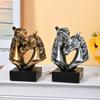 Doppelpferdekopf-Skulptur Harz Liebende Pferdefigur für Wohnzimmer Schlafzimmer Dekor Romantische Reiterstatue für Pferdeliebhaber Jubiläum
