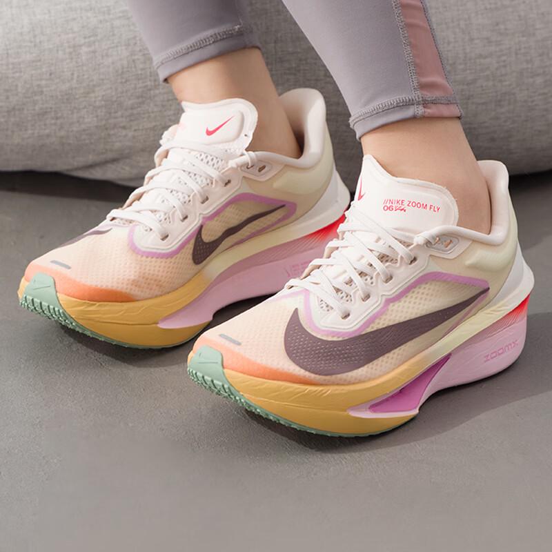 Nike Women s FLY 6 All-Season Running Shoes FN8455-106 W6