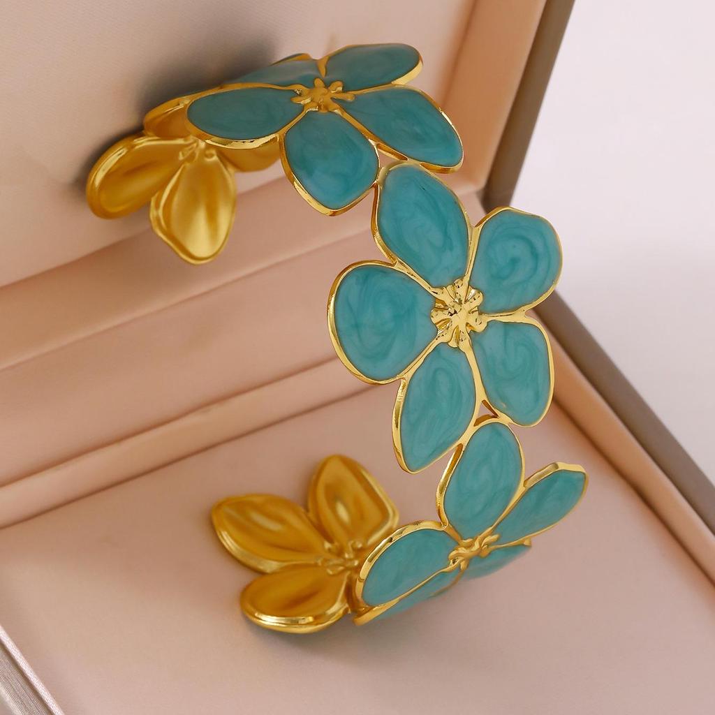 Trendy Flower Stainless Steel Oil Drip Bracelet - Non-Fading, Fashionable C-Shaped Bangle