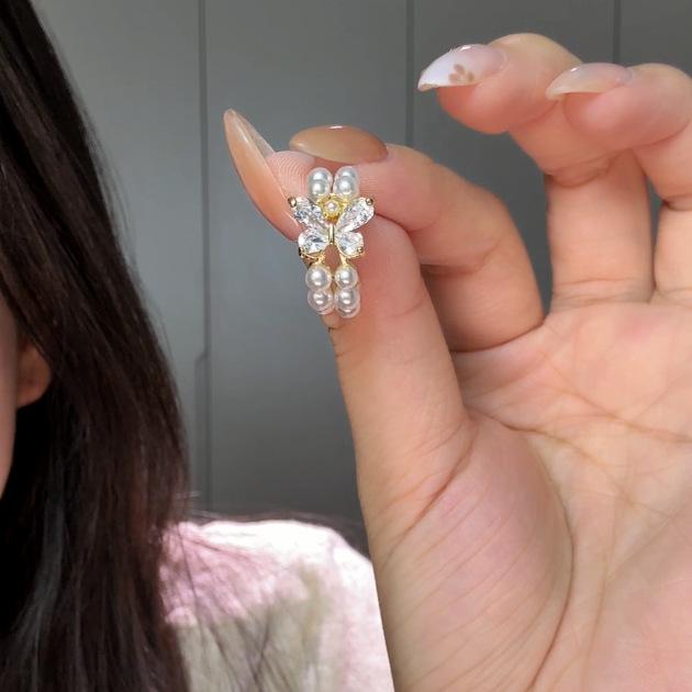 Korean Butterfly Zircon Pearl Earrings - Versatile & Elegant