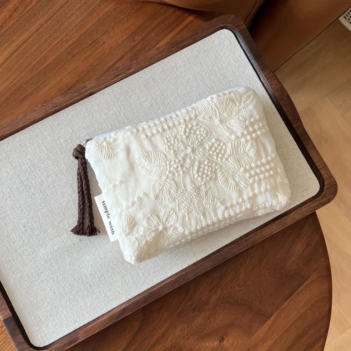 

1pc French Vintage Floral Ladies purse - Elegant Makeup Bag, Compact Organizer with Brown tassel Zip Pull, for Women, Birthday