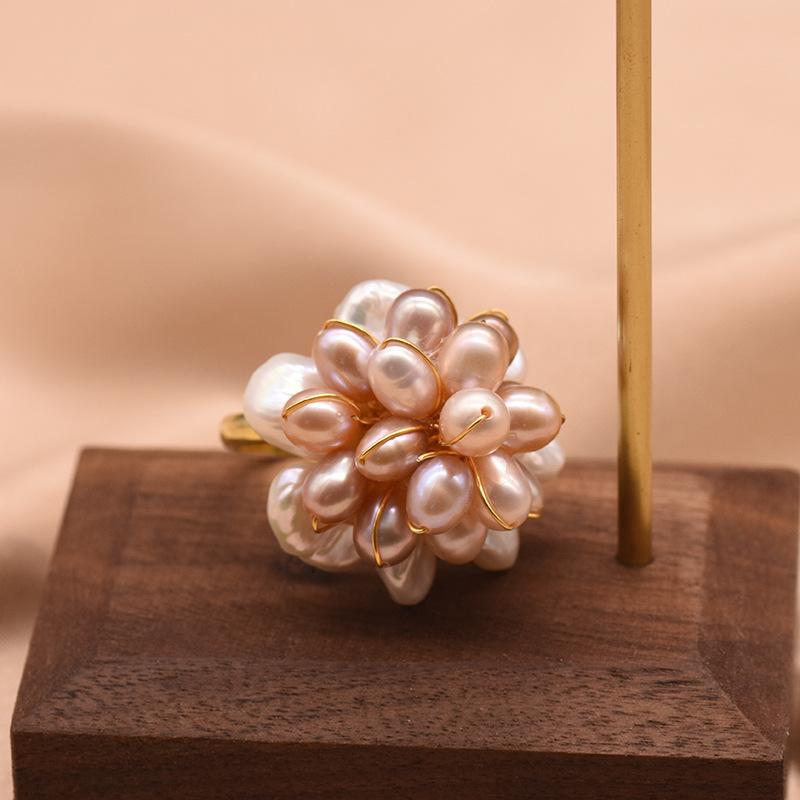 Pearl Ring Niche Retro High-end Flower Light Luxury Niche Ring Cool Style Elegant Accessory