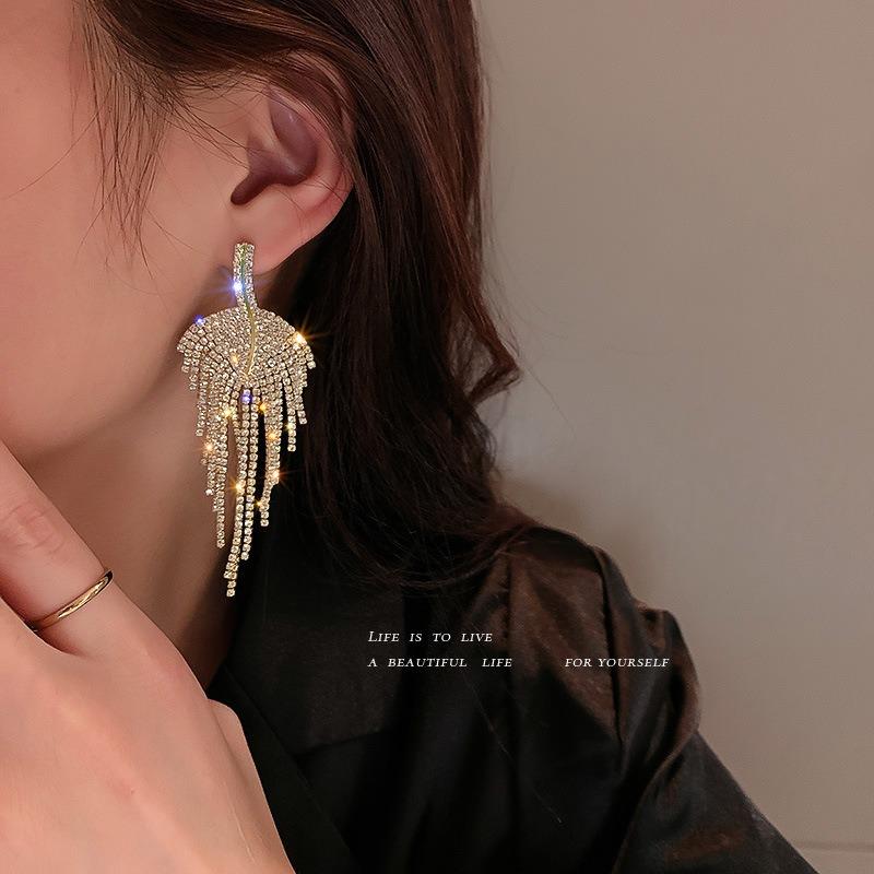 Silver Needle Diamond Leaf Fringed Earrings Fashion Niche Personality Earrings Temperament Versatile Light Luxury Earrings