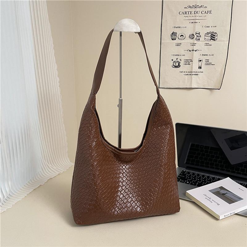Casual design large capacity single shoulder fashion popular woven commuter simple retro tote armpit bag