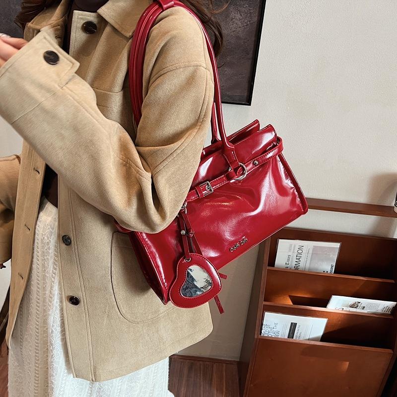 

2025 winter new locomotive bag sweet cool women s handbag fashionable simple underarm bag crossbody 34*9*19 бордовый