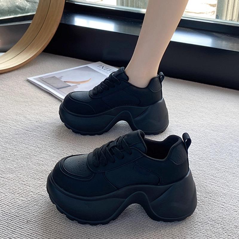 Small man increases height, platform dad shoes, women's spring and autumn versatile little white shoes with skirts, fashionable super hot casual spor