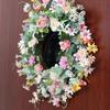 Corona de Flores Artificiales de Verano de 17.7 Pulgadas con Varios Tipos de Flores para Decoración de Puerta o Pared