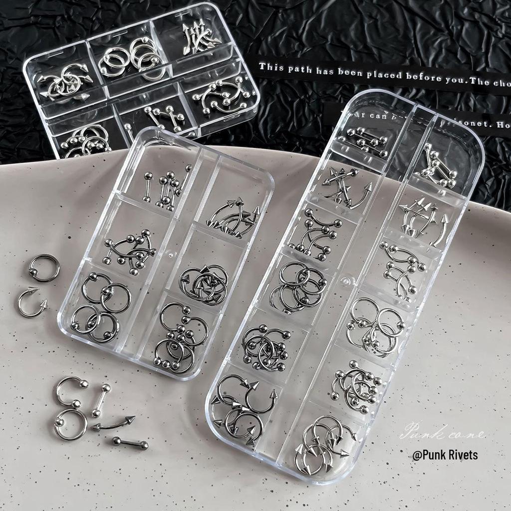 Křížové 6-mřížkové ozdoby na nehty nýty: Smíšený punkový styl kovových kroužků pro horké dívčí nehty