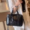 Leather women's bags, large-capacity handbags, new commuter tote bags, women's first-layer cowhide shoulder messenger bags