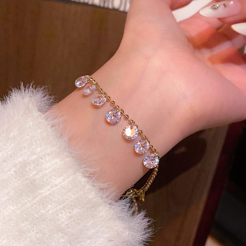 Ultra-shiny Bracelet - Stylish and Luxurious High-end Crystal Pendant Jewelry for Girls