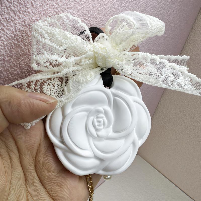 1pcCamellia Car Air Freshener Hanging Decoration Bathroom Bedroom Wardrobe Flower Plaster Pendant Diffuser Stone Wedding Gift Bl
