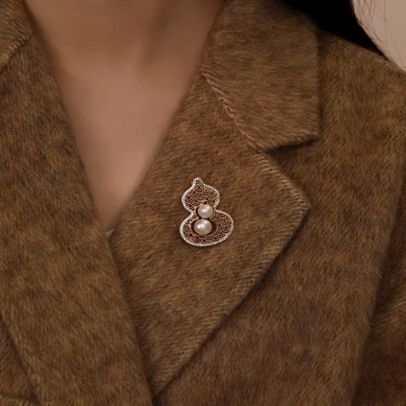 New Chinese Style Hollow Gourd Pearl Elegant Suit Brooch For Women Clothing Coat Corsage Jewelry Accessories Gifts