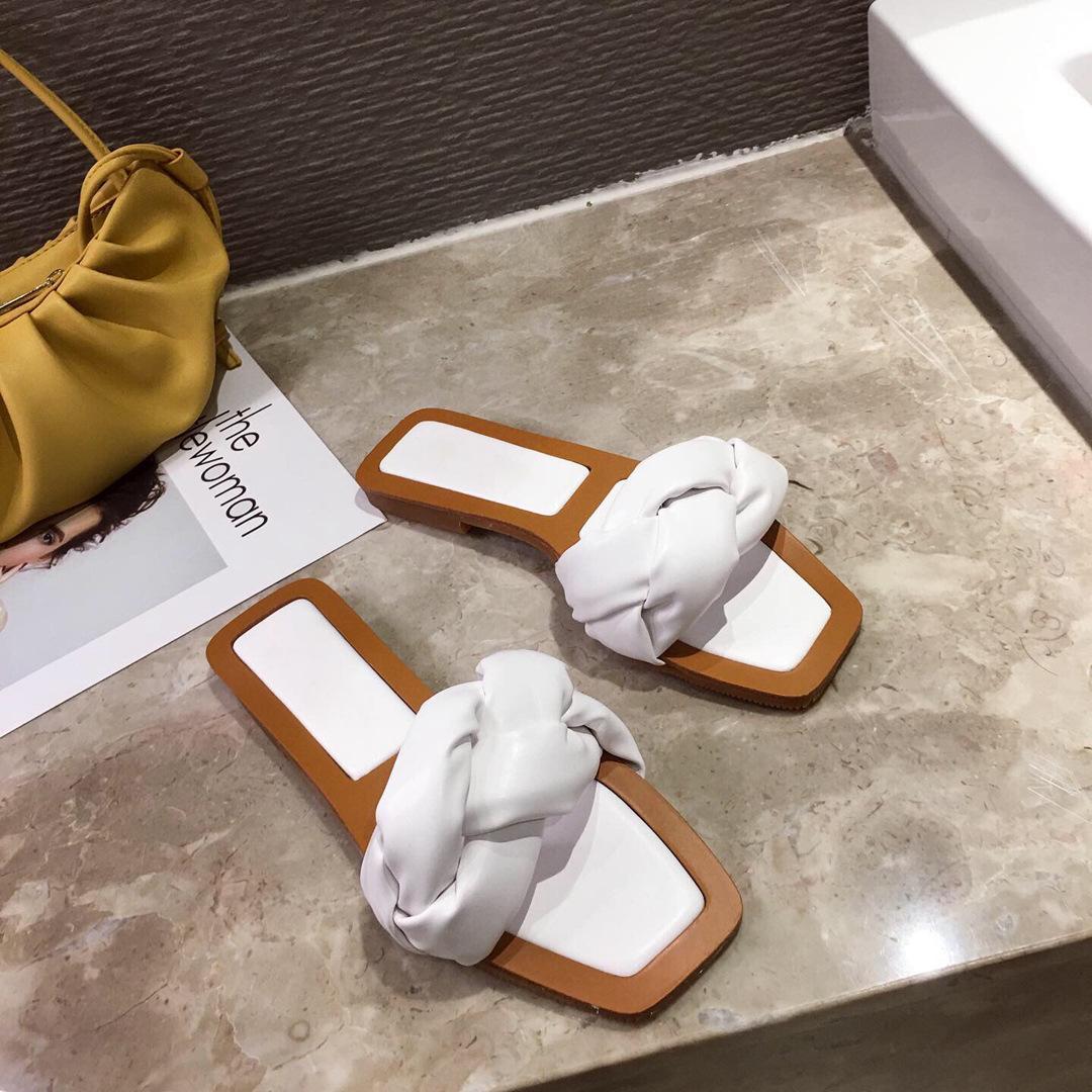 

Новейшие популярные женские тапочки летние на открытом воздухе винтажные фиолетовые туфли с квадратным носком на плоской подошве повседневные пляжные шлепанцы Shoeser76 35 белый