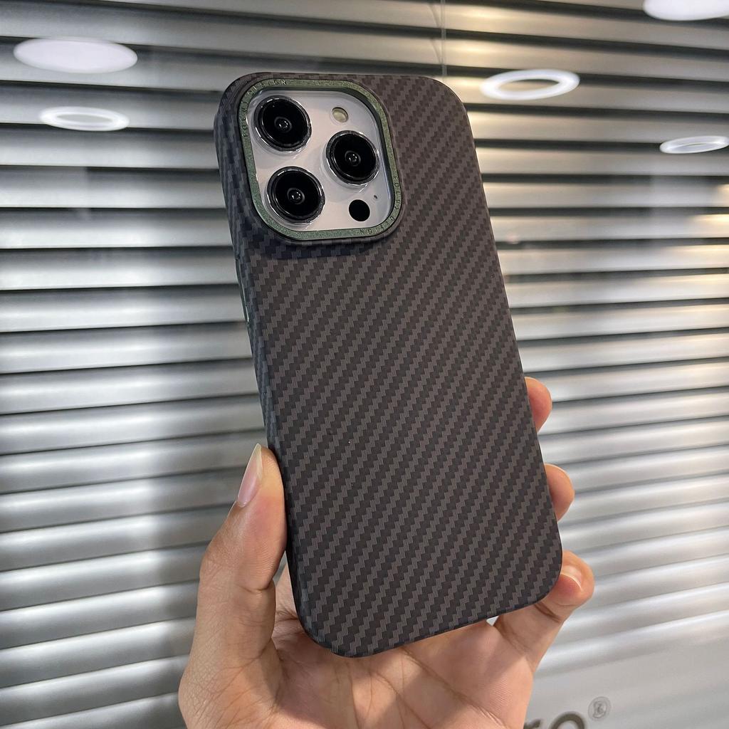 For IPhone16 Carbon Fiber Magnetic Phone Case for Apple 15pro Hardware Button Mobile Phone Protective Cover Anti-fingerprint