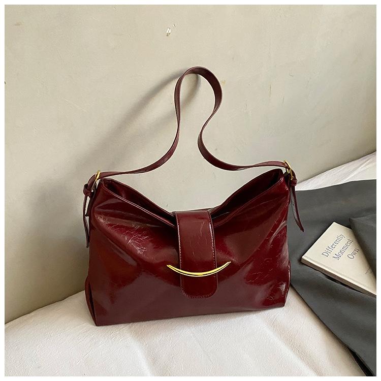 Bags Premium shoulder bag women's 2025 new Korean version versatile messenger bag fashionable texture underarm tote bag