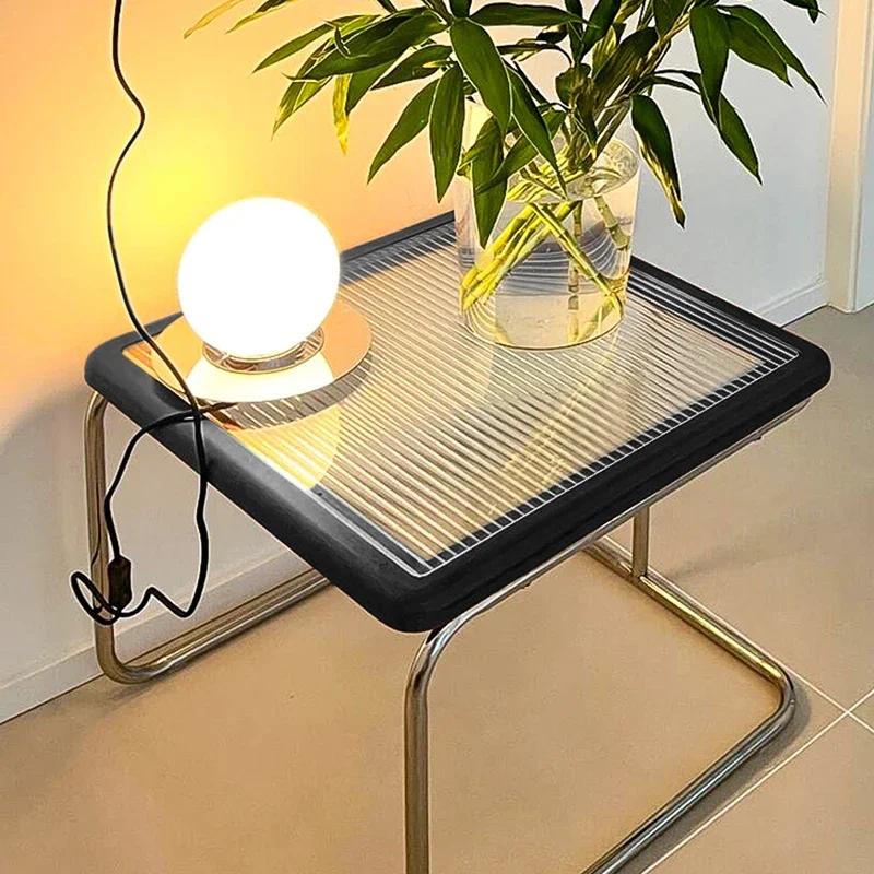 Tavolino da caffè in stile medievale retrò con piano in vetro Tavolino in rattan per angolo del soggiorno Design semplice a combinazione