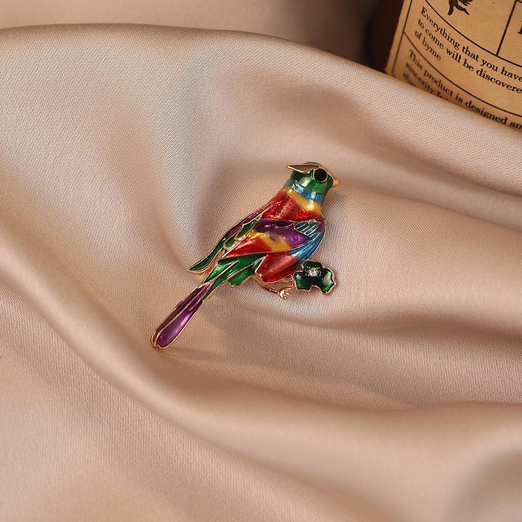 Ruyi Pipa Brooch: Elegant Classic Pearl Pin for Women’s Cheongsam