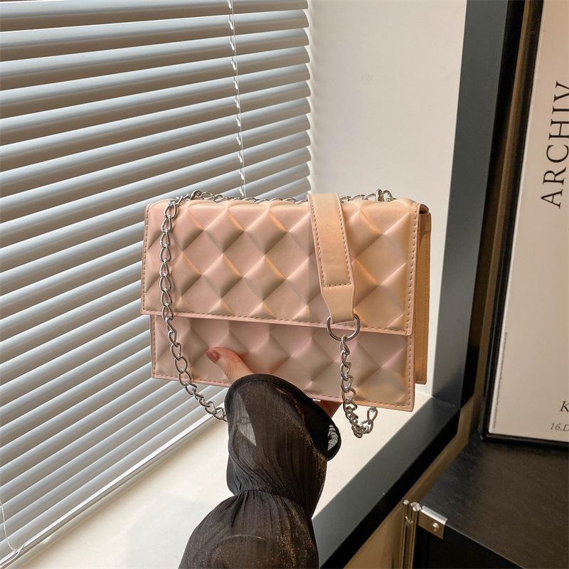 

Autumn new diamond indentation fashion gas chain shoulder bag fashion messenger small square bag