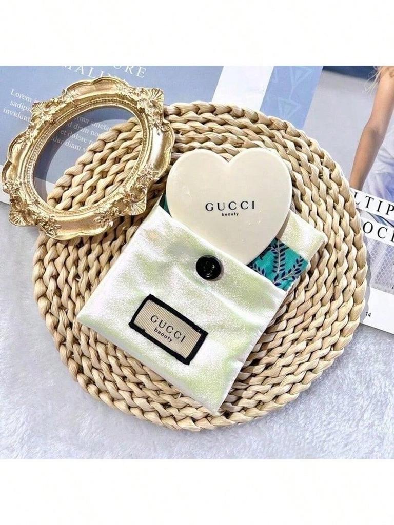 Gucci Set Specchio Cuore Luminoso con Custodia in Raso