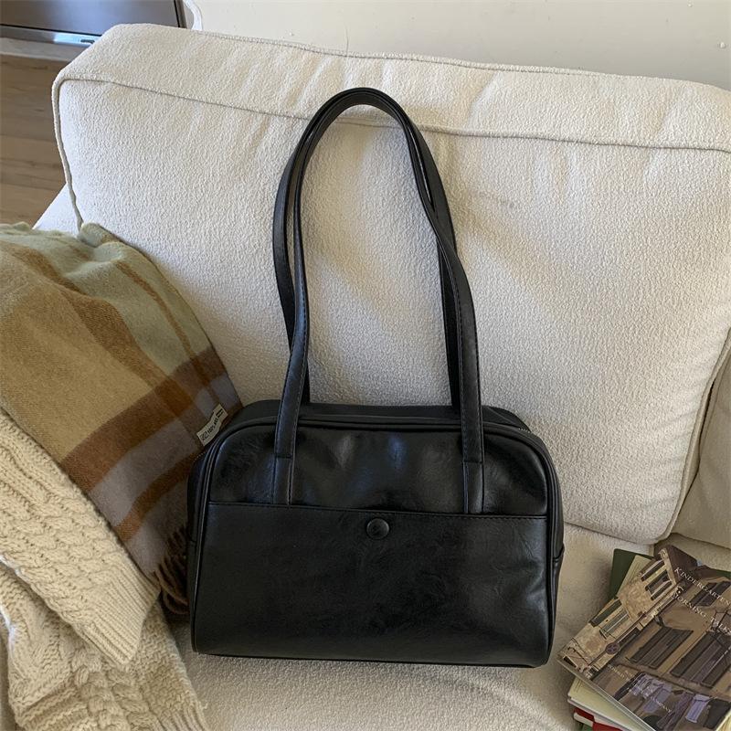 

Autumn simple large-capacity shoulder bag women s new commuter retro simple fashion handbag women s