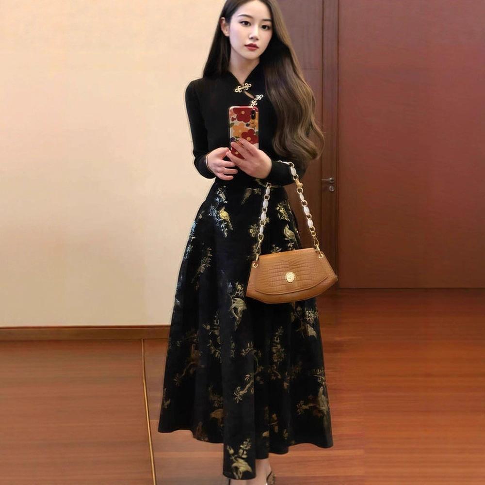 

Autumn Retro French-Chinese Knitted Top & Ma Mian Skirt Set S