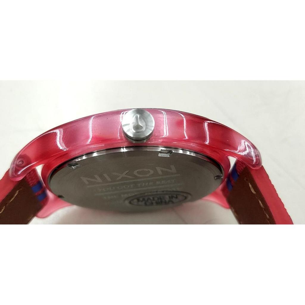 Used NIXON A402 200-00 Quartz Watch