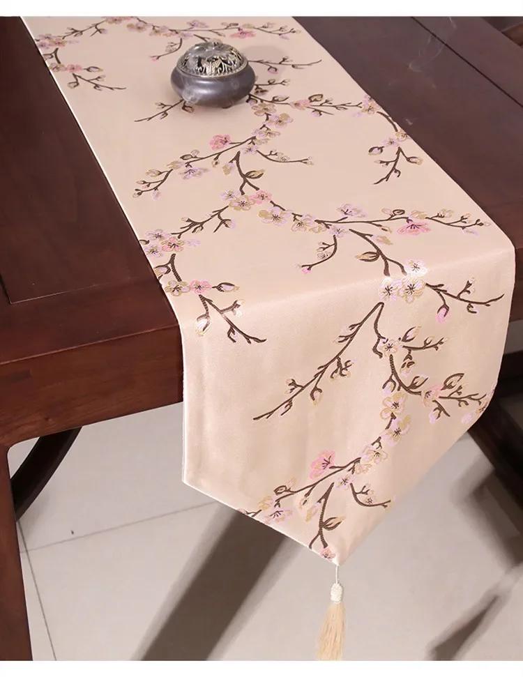 Classical New Chinese Style Birds and Flowers Table Runner Red Embroidery Table Flag Decoration for Wedding Party with Tassels