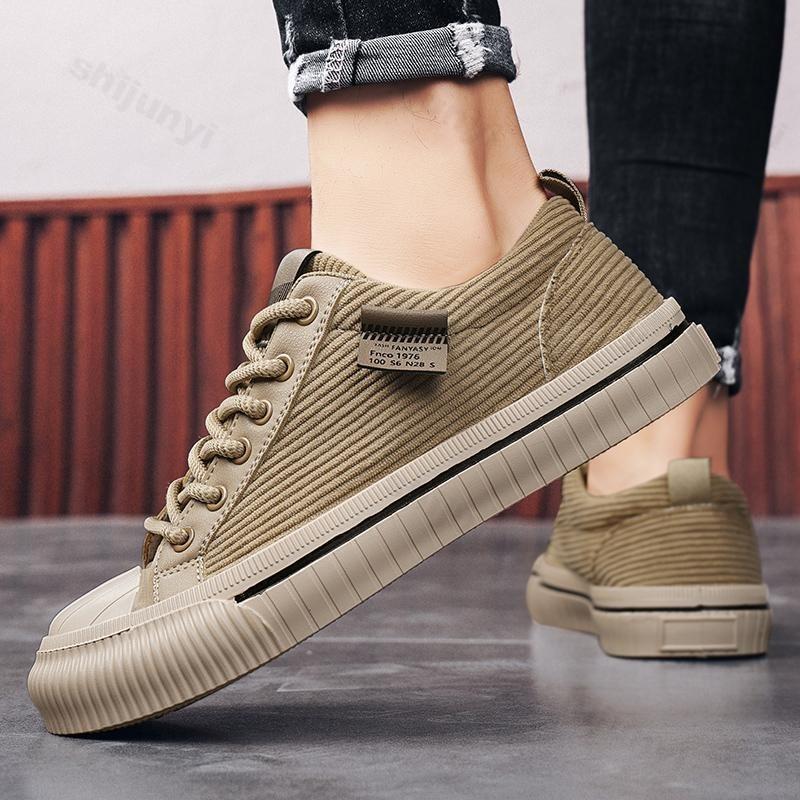 Fashion 2025 Spring Fashion Trend Corduroy Design Casual Shoes for Men Low Cut Comfortable Sports Shoes Non slip Shallow Mouth Sneakers